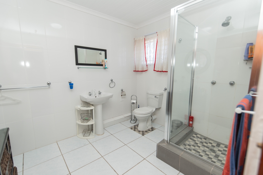 5 Bedroom Property for Sale in Framesby Eastern Cape